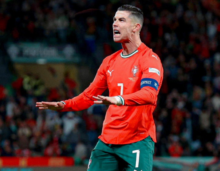 开云网站-2025全球运动员收入榜单揭晓：C罗再登顶，梅西稳居前三